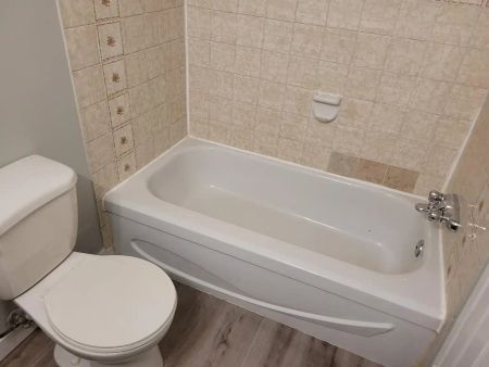 Century Plaza 12915/25 65 St in Belvedere ***1 & 2bdr Units + Walking Distance to Transit — 2BDR - Photo 5