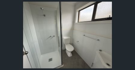 LARGE HOME IN DESIRED LOCATION - Photo 5