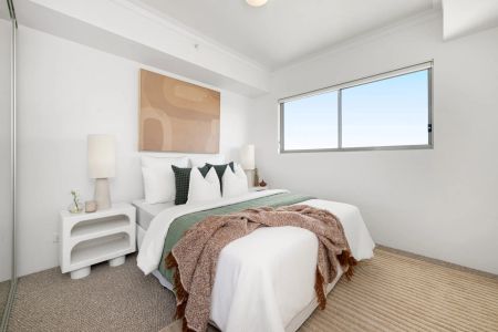 Beautifully Designed Unit with Breathtaking Views in South Brisbane - Photo 4