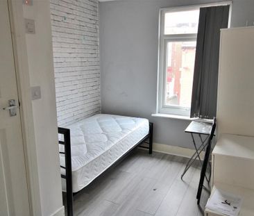 Room in a Shared House, Ridley Road, L6 - Photo 3