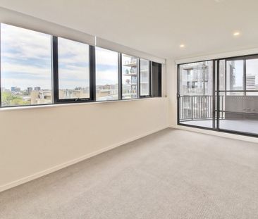 Generously Sized & Ultra Modern Apartment. - Photo 1