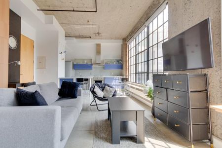 Unit 907: Entire unit - Photo 2