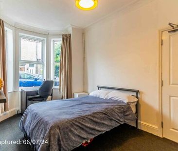 57, Brownlow Street - Photo 6