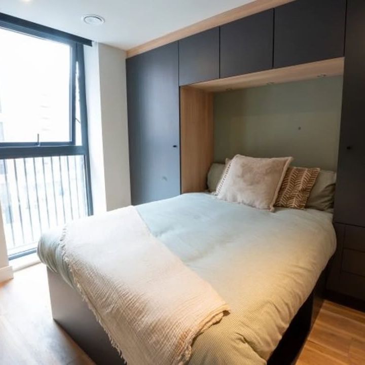 Studio Flat, Merchant Street, NW2 - Photo 1