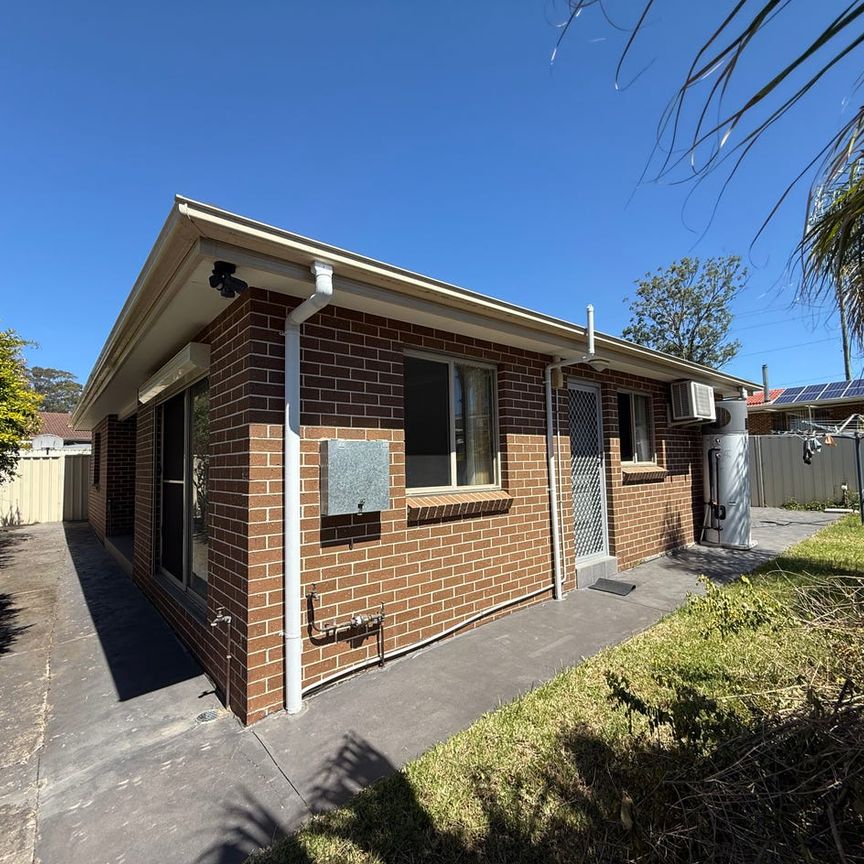 Fresh, Functional & Affordable — 1-Bedroom Granny Flat with Utilities Included - Photo 1