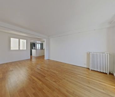 Location Appartement 2 pièces 68m² PARIS 7ème - Photo 2