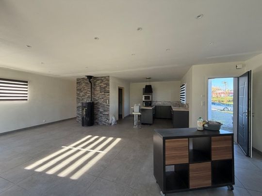 Location Maison 4 pièces 92m² BREHAN 56580 - Photo 1