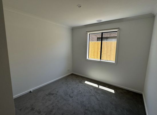 Quality, Comfort & Location! - Photo 1