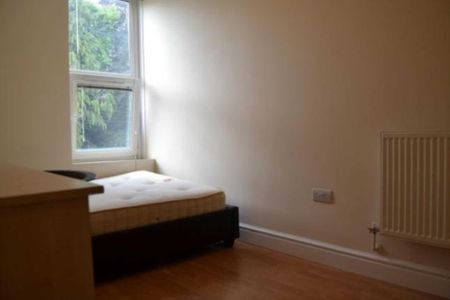 Price £950 pcm - Available 22/11/2024 - Furnished - Photo 5