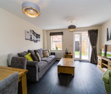 3 bedroom semi-detached house to rent - Photo 1