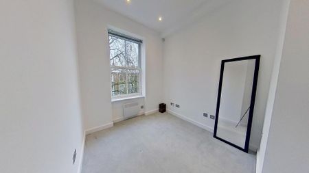 3 bedroom flat to rent - Photo 4