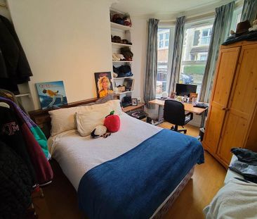 4 bedroom terraced house to rent - Photo 5