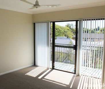 Generous Tri-Level Living Townhouse - Photo 2