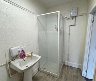 Marton Drive, Blackpool, FY4 - Photo 2