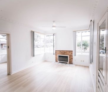 4 Huntington Street: Modernized Comfort Near Schools and Shops - Photo 3