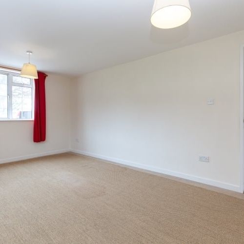 Newington, Wallingford - Photo 1