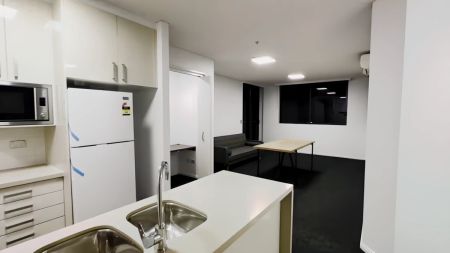 2 bed 2 bath-1013 - Photo 2