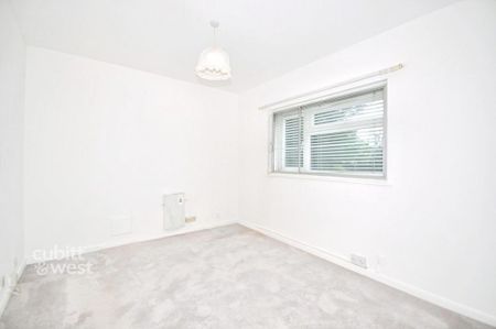 2 bedroom ground floor flat to rent - Photo 3
