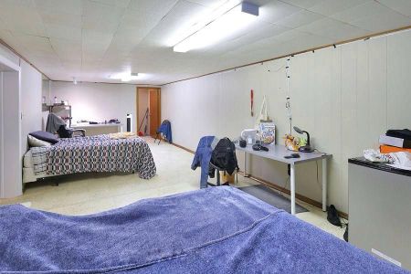 For Lease - 122 Rifle Range Road, Hamilton, Ontario - Photo 3