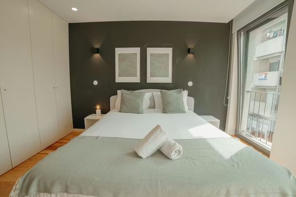 Rua 1.º de Maio, Vila Nova de Gaia, Porto 4430-177 - Photo 1