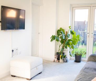 3 bedroom semi-detached house to rent - Photo 4