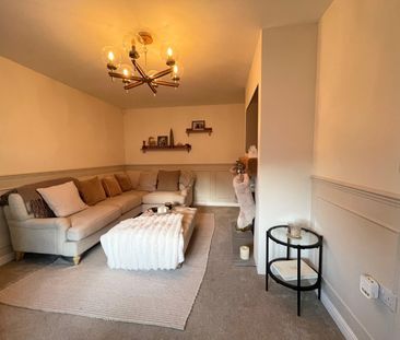 4 bedroom semi-detached house to rent - Photo 1