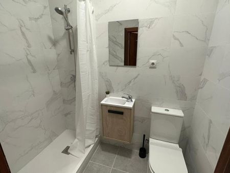 Calle de la Infanta Mercedes, Madrid, Community of Madrid 28020 - Photo 5