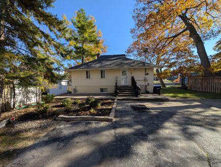 For Lease - 1103 Mosley Street, Wasaga Beach, Ontario - Photo 3