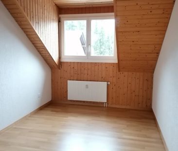 Heimelige Dachwohnung Nähe Bahnhof und Emme! - Photo 2
