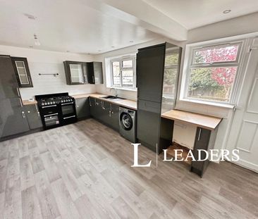 3 bedroom semi-detached to rent Anson Road; Meir; ST3 - Photo 5