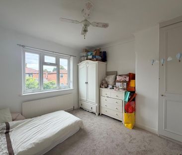 3 bedroom semi-detached house to rent - Photo 4