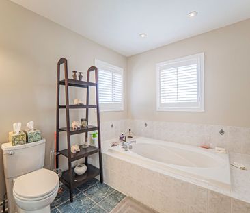 For Lease - 5420 Valleyhigh Drive, Burlington, Ontario - Photo 2