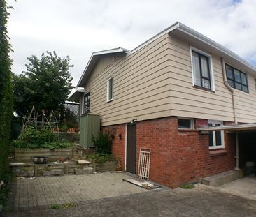 Spacious 2 bedroom home - Three Kings - Photo 5