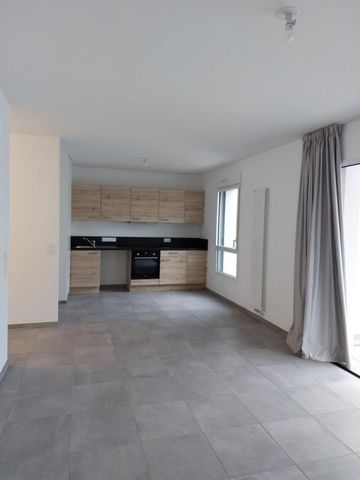 Appartement T3 à louer La Roche Sur Yon - 64 m² - Photo 4