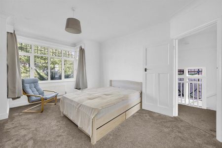 4 bedroom semi-detached house to rent - Photo 2
