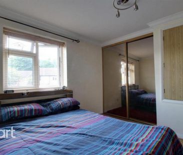 2 bedroom semi-detached house to rent - Photo 2