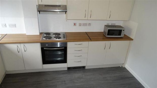 2 bedroom terraced house to rent - Photo 1