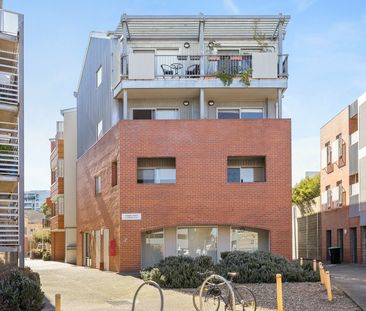 2/1 Gumbri Place, Brunswick VIC 3056 - Photo 4