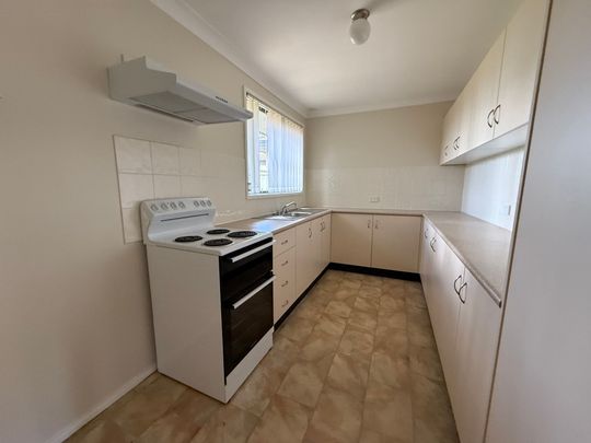 Stylish and Spacious 3 Bedroom Home - Photo 1