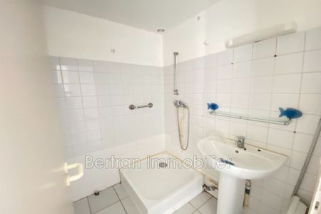 Location Appartement 3 pièces 65m² RIVESALTES 66600 - Photo 4