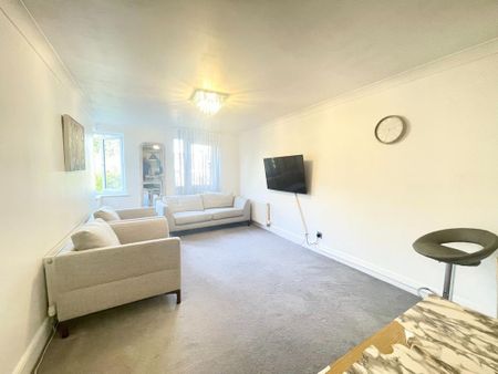 2 bedroom flat to rent - Photo 2