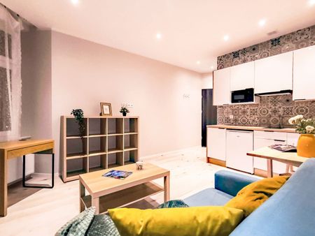 Przytulna kawalerka w centrum Katowic 24 m² - Zdjęcie 5