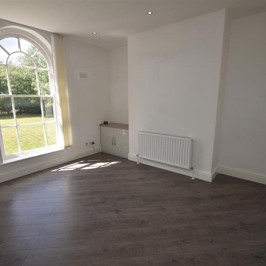 Park Road North, Birkenhead - Photo 1