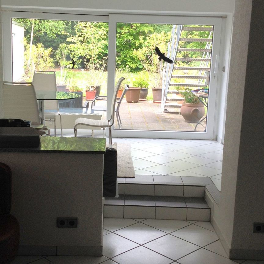 Stadtwohnung mit Terrasse Nähe Flora Köln Linie 16 fußläufig zu erreichen - Photo 1