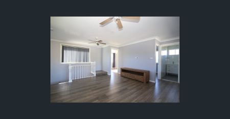 Tastefully Presented Two Bedroom Half-House - Photo 4