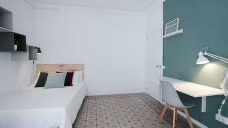 Carrer Gran de Gràcia, Barcelona, Catalonia 08012 - Photo 2