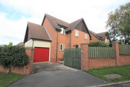 3 Bedroom Semi-Detached House, Chester - Photo 2