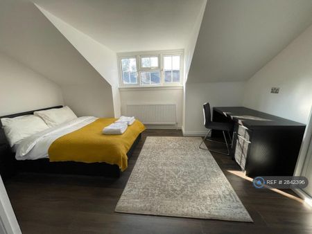 1 bedroom in a house share to rent - Photo 4