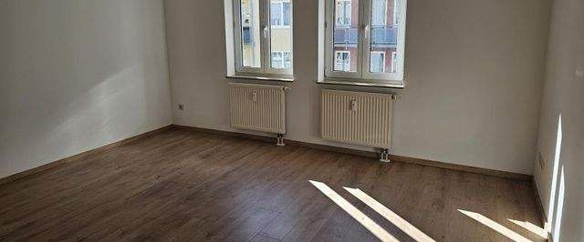 Gemütliche Wohnung ... Bad mit Wanne ... separate Küche! - Foto 1