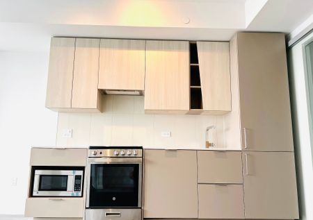 For Lease - 3900 Confederation Parkway Unit# 5706, Mississauga, Ontario - Photo 4